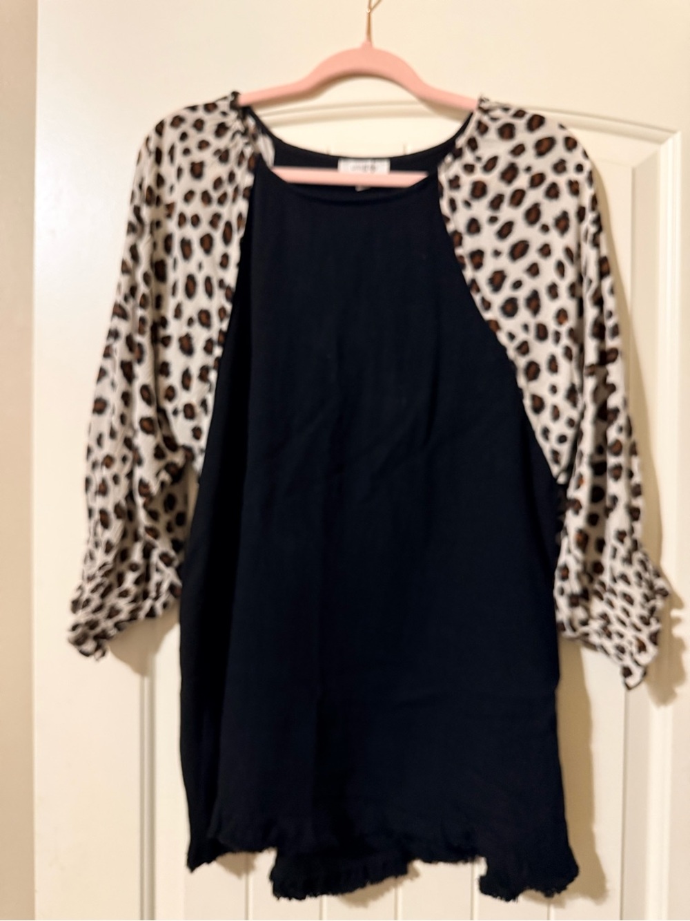Umgee Black Top with Leopard Raglan Sleeves NWOT